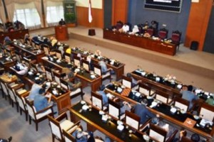 paripurna prihatin, banyak kursi anggota dewan kosong 